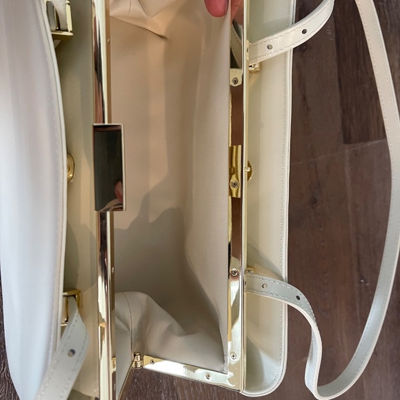 Verified Gold Ivory Éclair Bag - Picture 6 of 7